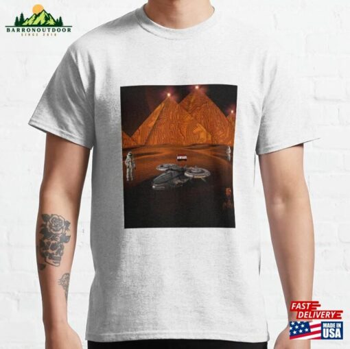 Electronic Pyramids Photo Manipulation Classic T-Shirt Sweatshirt