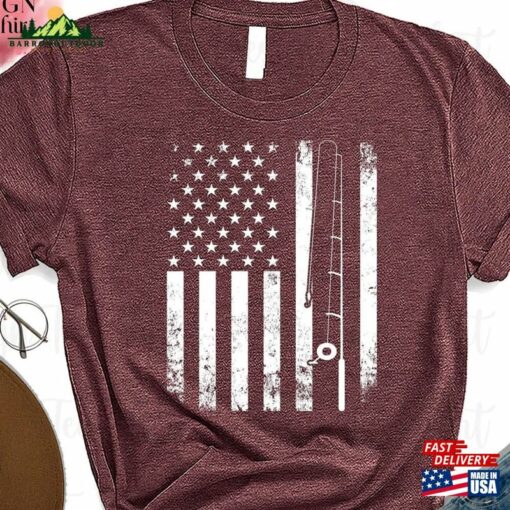 Fishing T-Shirt Usa Flag Gift For Fisherman Fisher Dad Shirt Sweatshirt Classic