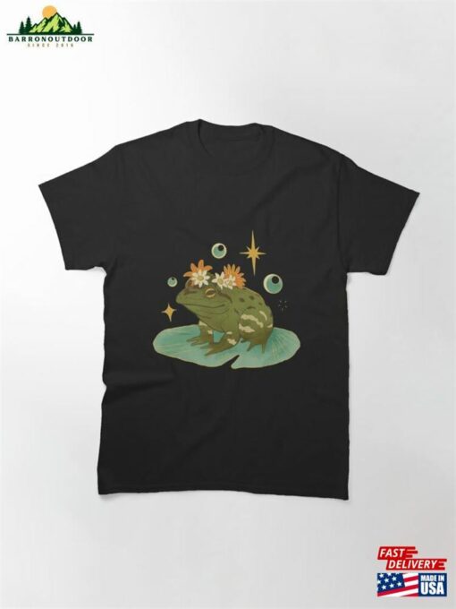 Green Frog With Flowers On Its Head Classic T-Shirt