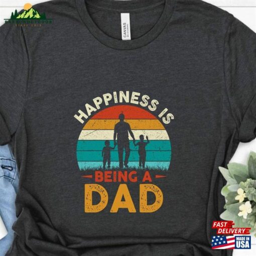 Happiness Is Being A Dad T-Shirt Vintage Retro Design Shirts For Husband Gift Shirt Classic