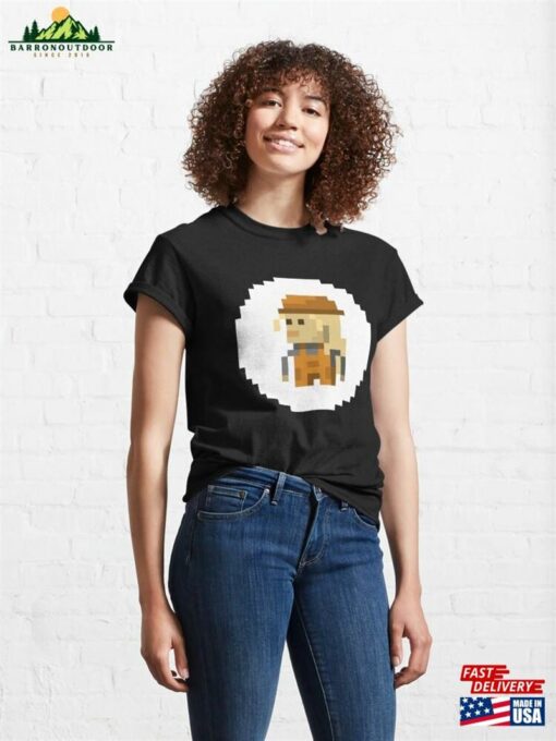 Pixel Art Lady Builder Construction Worker Artwork Classic T-Shirt Hoodie