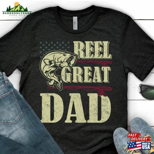 Reel Great Dad Fishing Father’s Day Gift T Unisex Sweatshirt