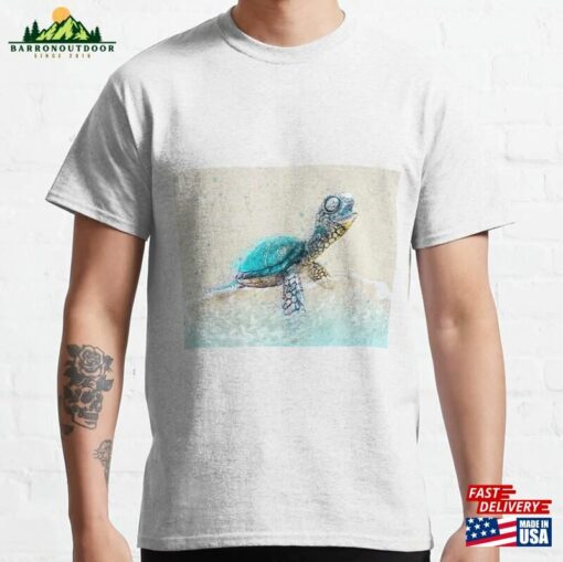 Sea Turtle On Beach Classic T-Shirt Hoodie