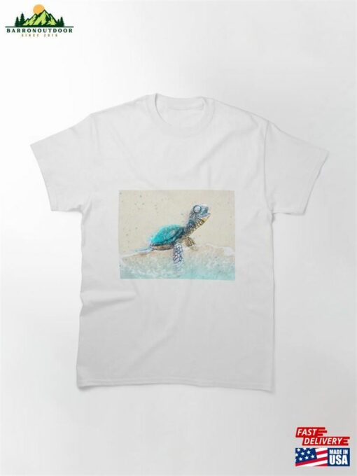 Sea Turtle On Beach Classic T-Shirt Hoodie