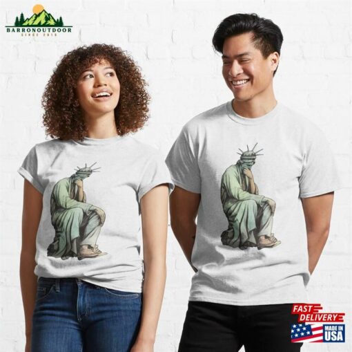 Statue Of Liberty Worried For Usa Classic T-Shirt Unisex