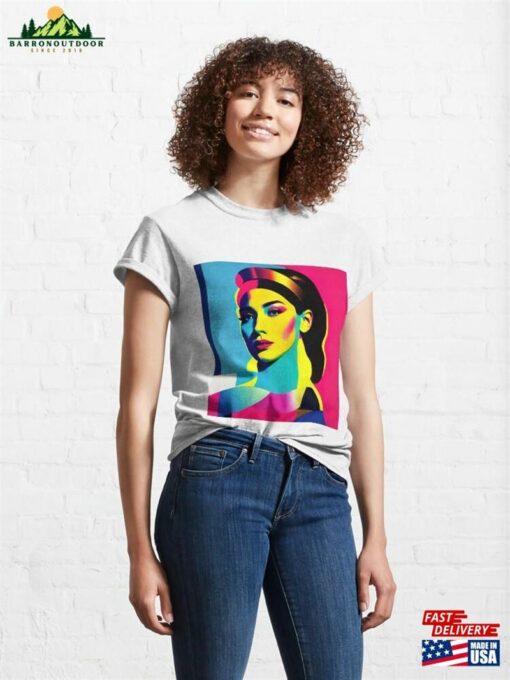 Urban Contrasts Women 19 Classic T-Shirt Unisex