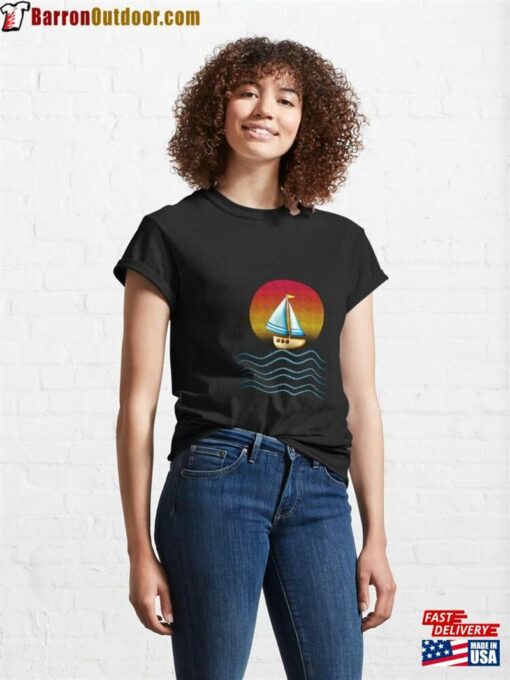 Wonderfull Sails Boat Design Classic T-Shirt Unisex