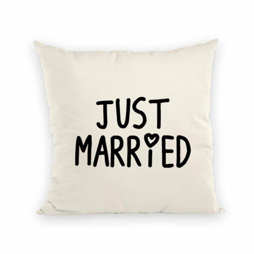 Coussin Just married