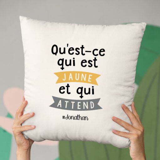 Coussin Qu’est-ce qui est jaune Jonathan