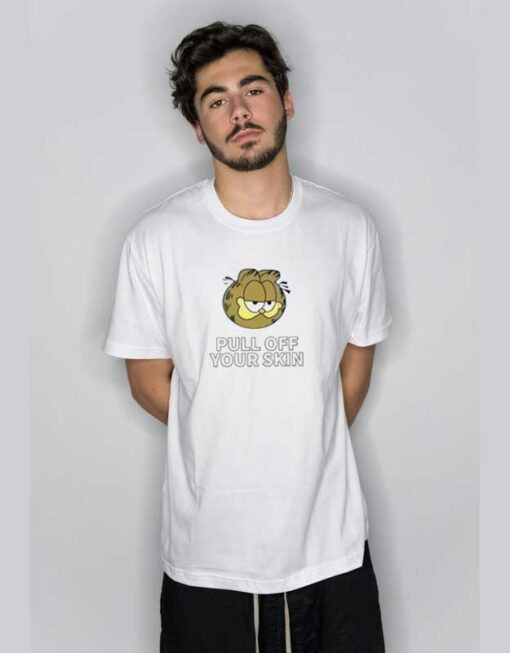 ‎Garfield Pull Off Your Skin  T Shirt